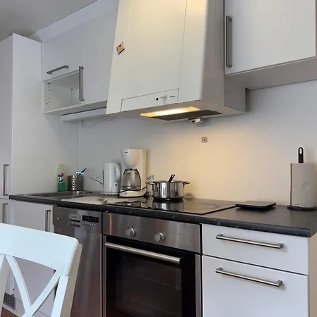 Cozy Apartment - Free Parking Apartment